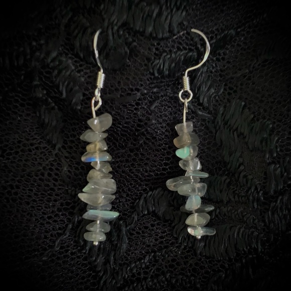 Artisan Jewelry - Glowing Labradorite Chip Earrings 925